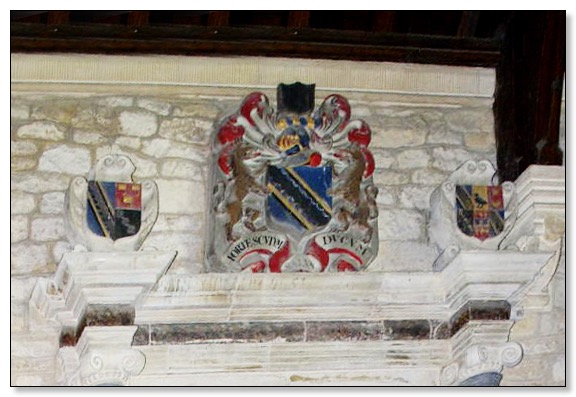 Sir-JOhns-Tomb-and-memorial_CROP